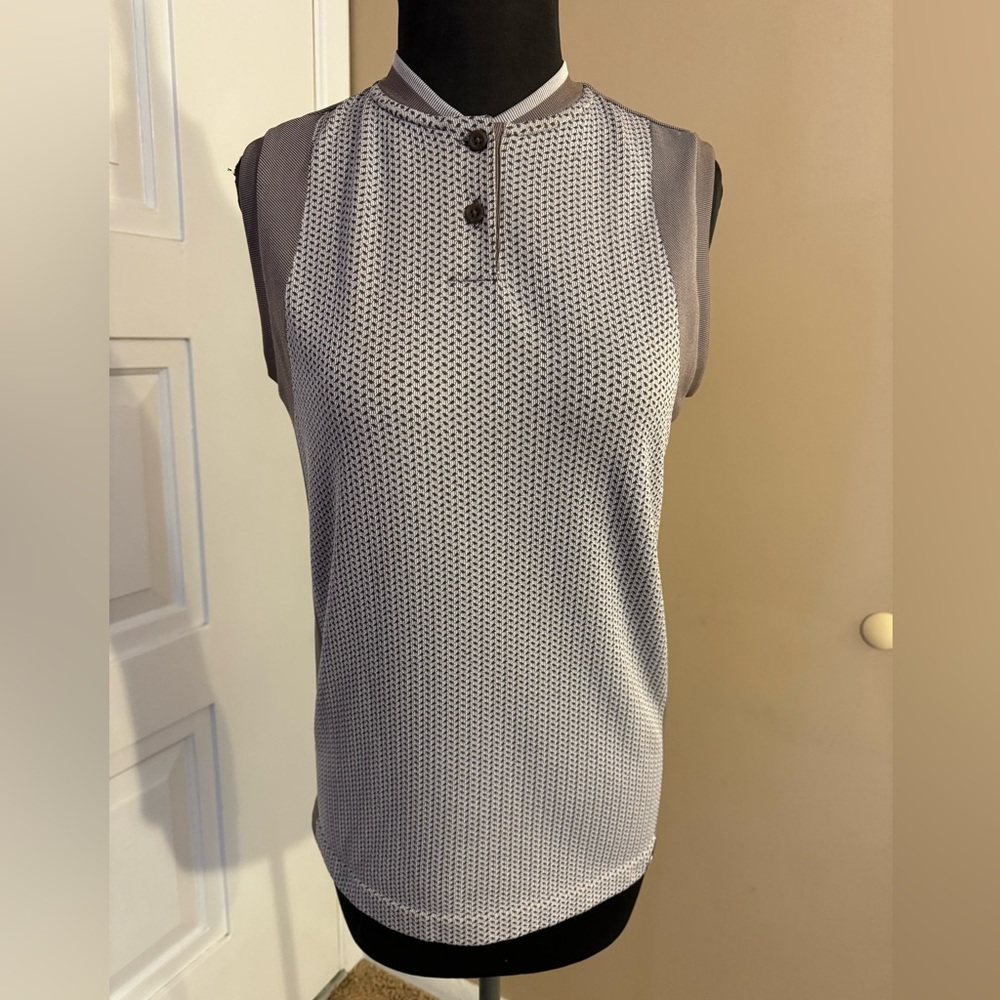 Adidas women’s sleeveless golf polo shirt, earth strata color, size small, NWT